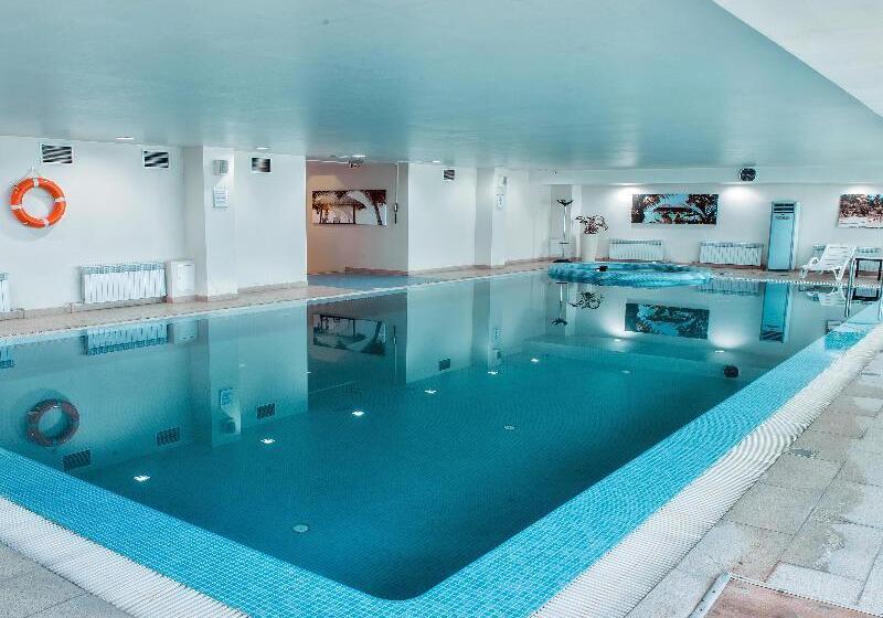 هتل Doubletree By Hilton Shymkent