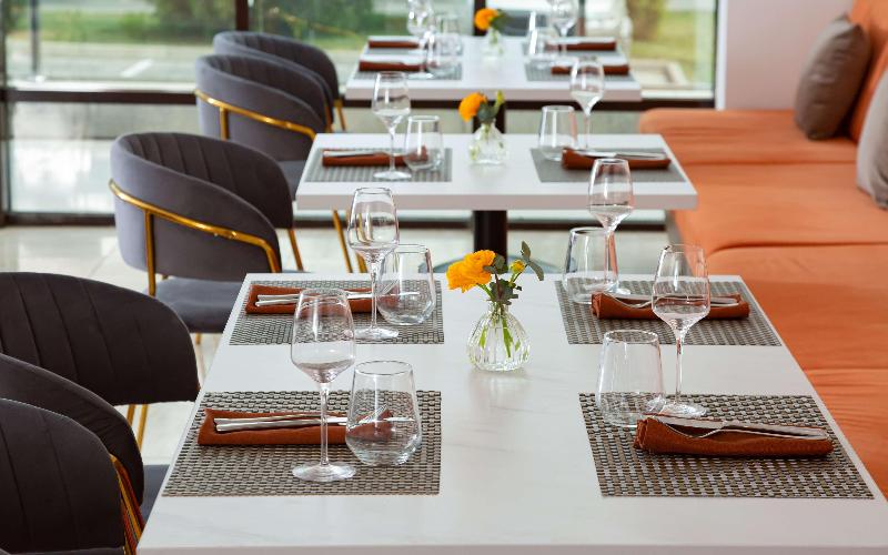 هتل Doubletree By Hilton Shymkent