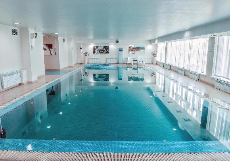 هتل Doubletree By Hilton Shymkent