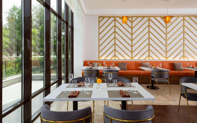 هتل Doubletree By Hilton Shymkent