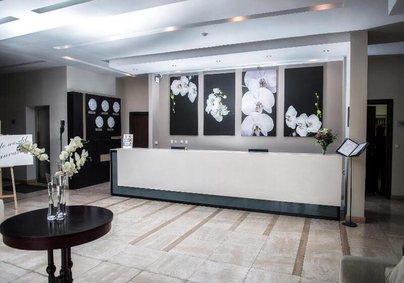 هتل Doubletree By Hilton Shymkent