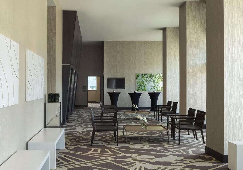 هتل Element By Westin Vancouver Metrotown