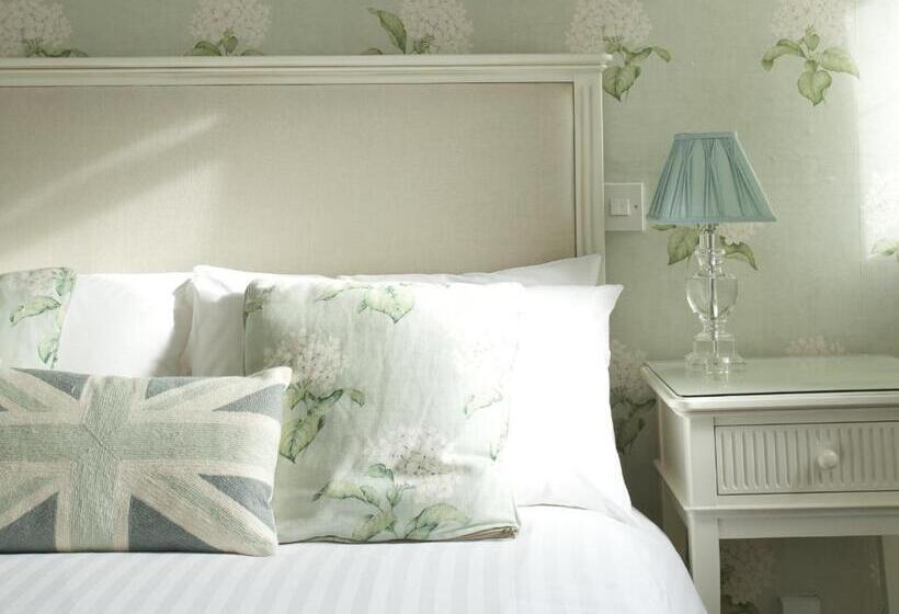 Отель Exmoor White Horse Inn