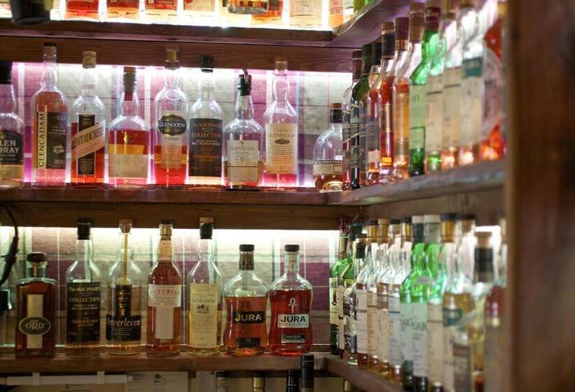 Отель Exmoor White Horse Inn