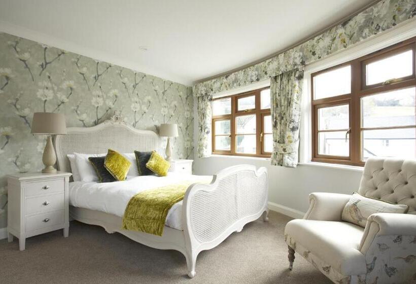 Отель Exmoor White Horse Inn