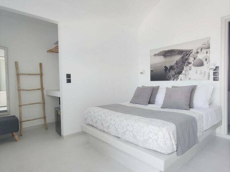 Отель Fira Cave Suites