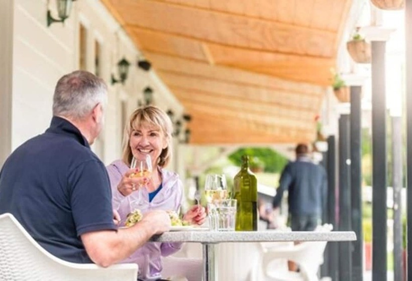 בית מלון כפרי Furneaux Lodge