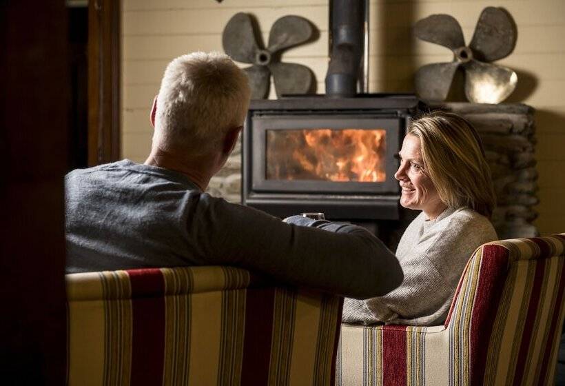 בית מלון כפרי Furneaux Lodge