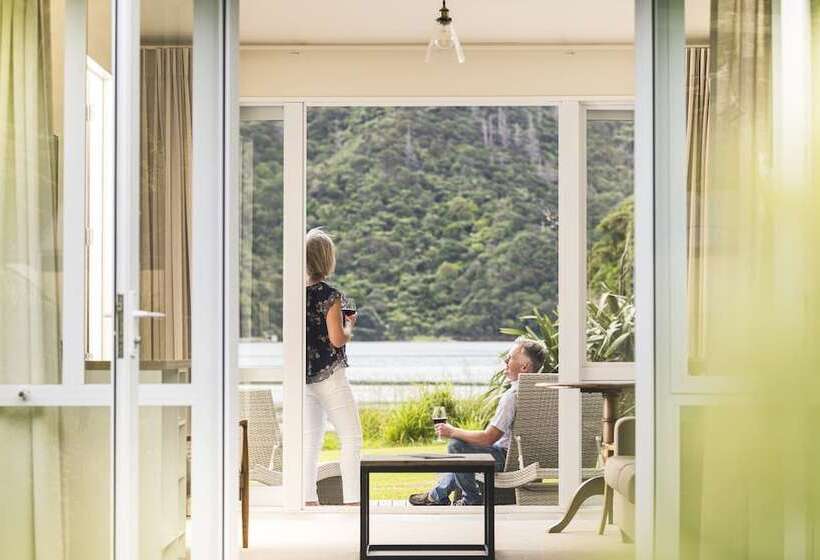 בית מלון כפרי Furneaux Lodge