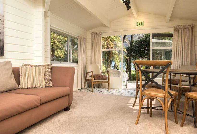 בית מלון כפרי Furneaux Lodge