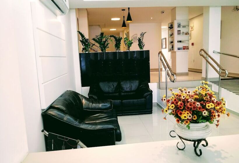 Golden Hotel O Mais Central Pet Friendly