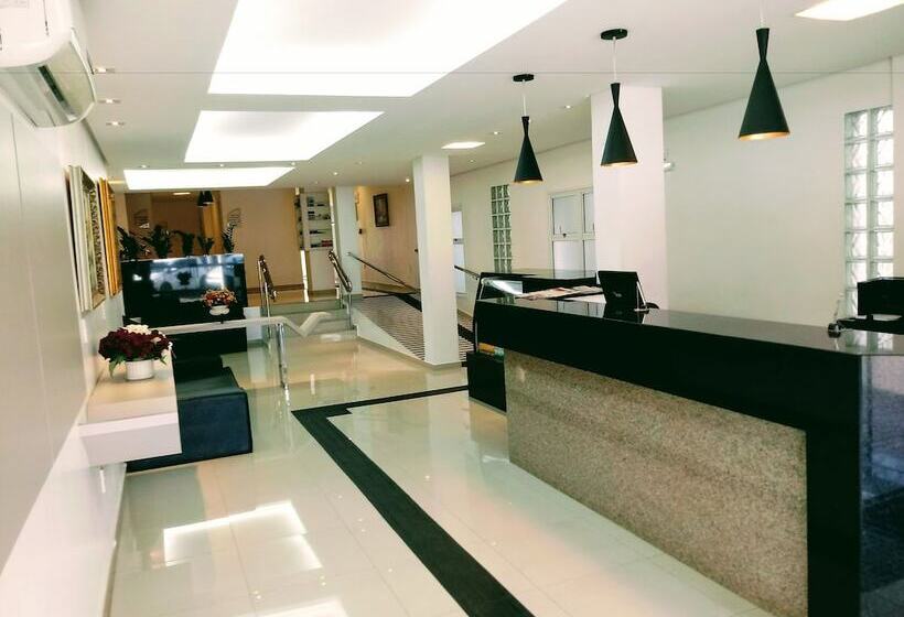 Golden Hotel O Mais Central Pet Friendly