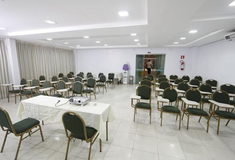 ホテル Golden Ville