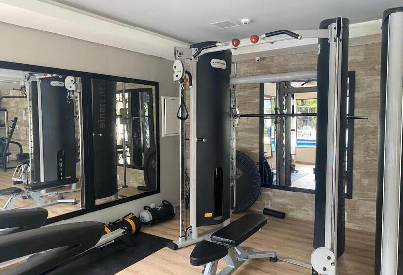 ホテル Golden Ville