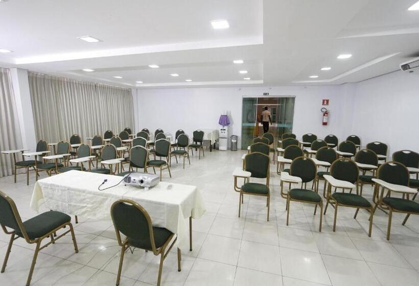 ホテル Golden Ville