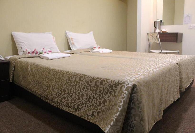 בית מלון כפרי Grand Inn