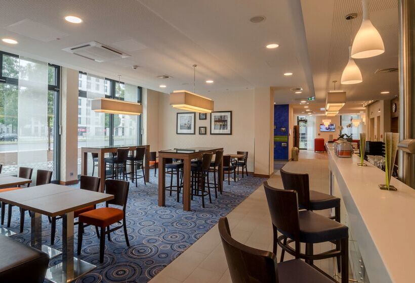 호텔 Hampton By Hilton Frankfurt City Centre