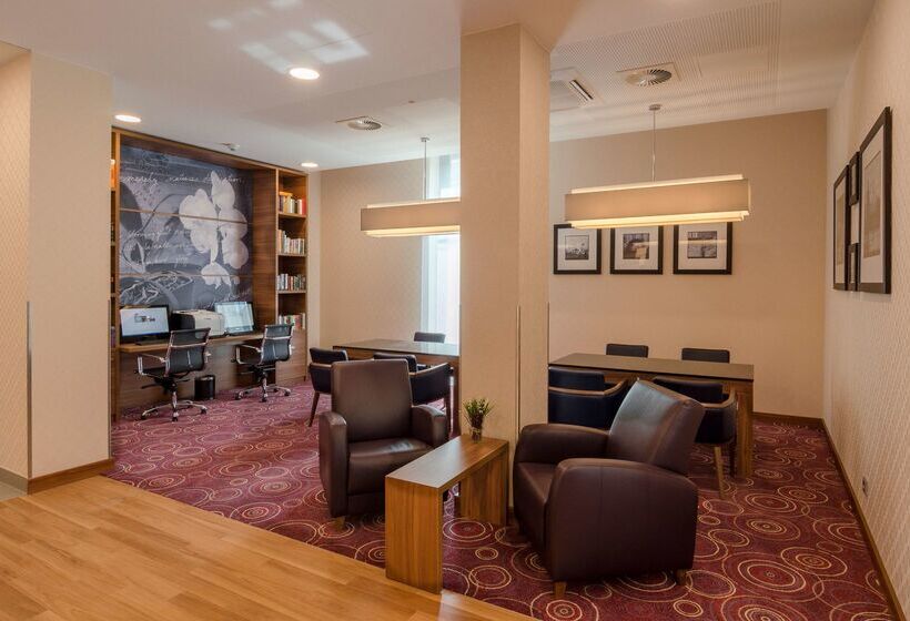 호텔 Hampton By Hilton Frankfurt City Centre