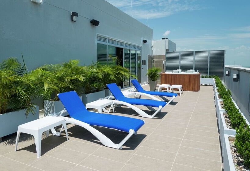 هتل Hampton By Hilton Yopal