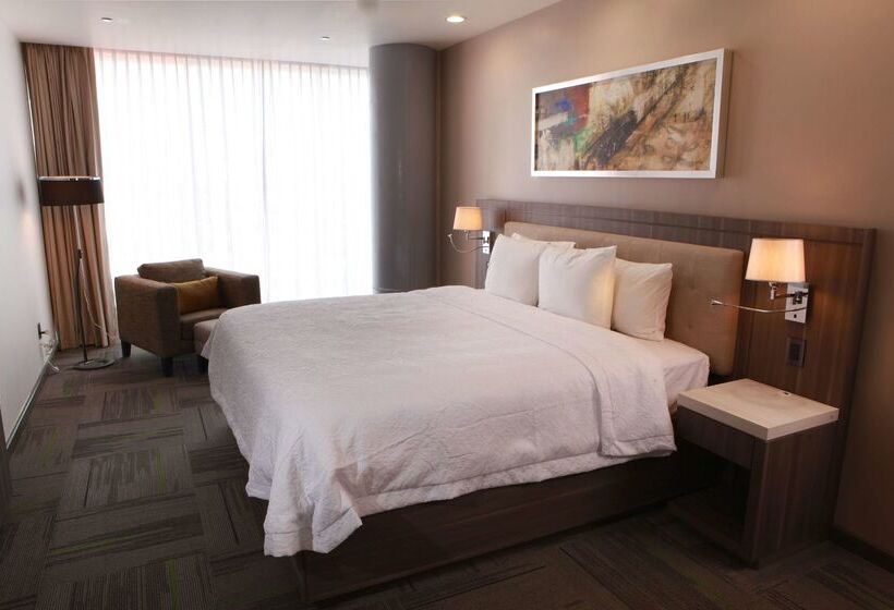 هتل Hampton Inn & Suites By Hilton Aguascalientes Airport
