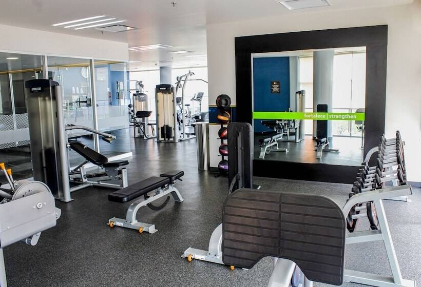 هتل Hampton Inn & Suites By Hilton Aguascalientes Airport