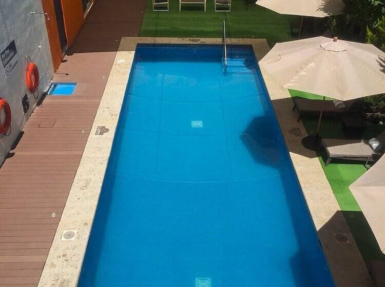 هتل Hampton Inn & Suites By Hilton Aguascalientes Airport