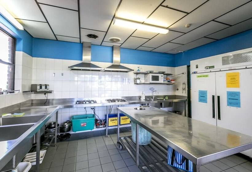 هتل Haven Backpacker Resort