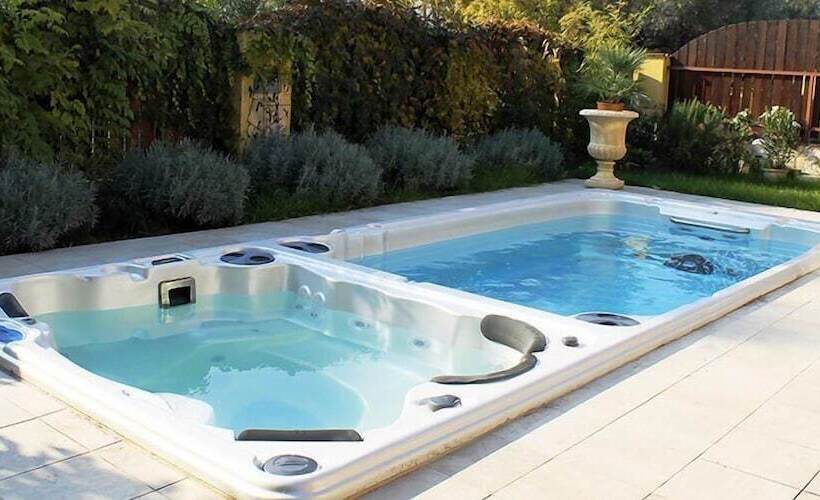 ホテル Henderson Castle Inn