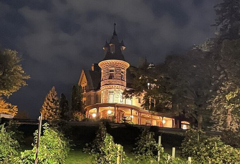 ホテル Henderson Castle Inn