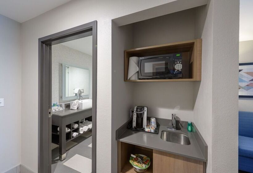 فندق Holiday Inn Express & Suites Jamestown, An Ihg