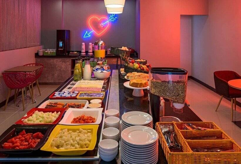 ホテル Golden Tower Express Franca By Fênix Hotéis