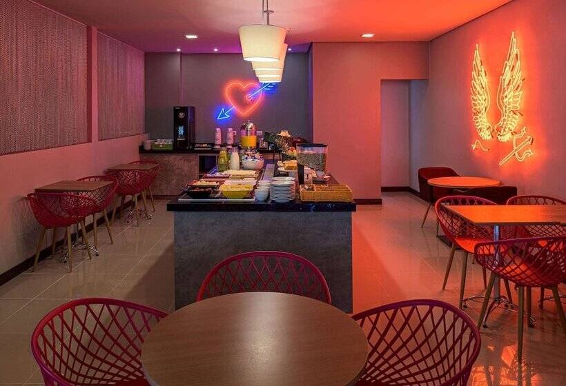 ホテル Golden Tower Express Franca By Fênix Hotéis