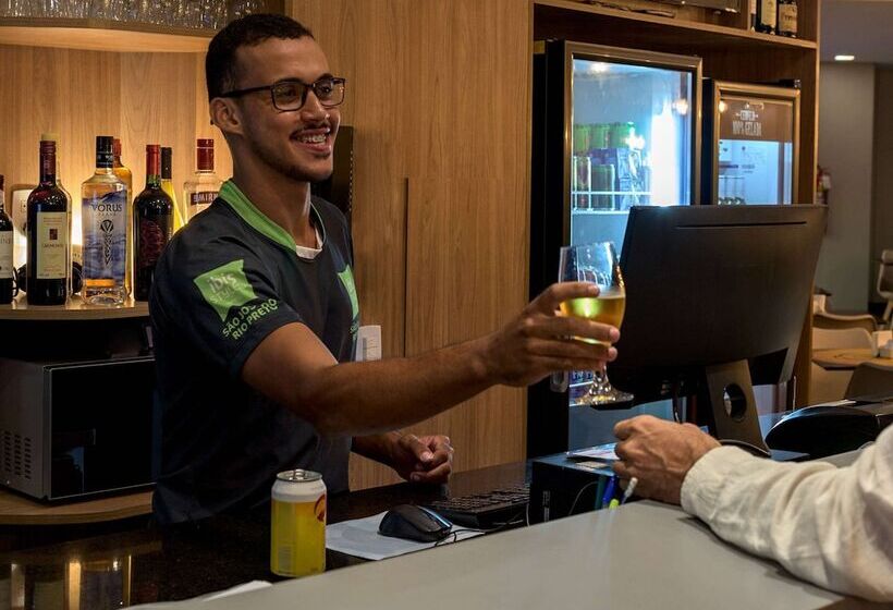 Отель Euro Suite São Jose Do Rio Preto By Nacional Inn