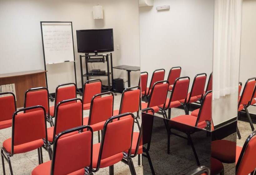 בית מלון כפרי Ibituruna Center