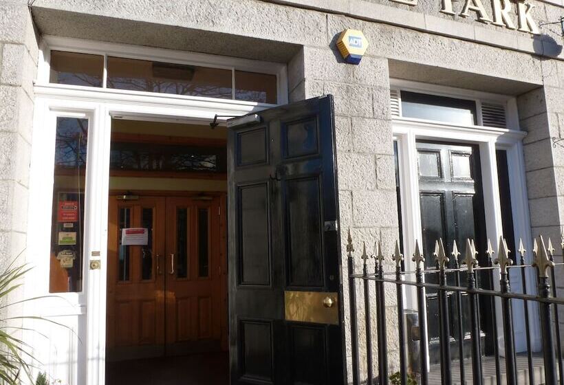 호텔 Inn At The Park