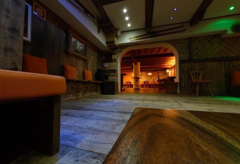 בית מלון כפרי La Montanara Predazzo