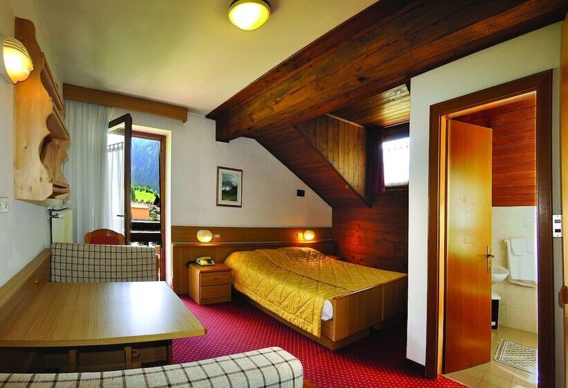 בית מלון כפרי La Montanara Predazzo