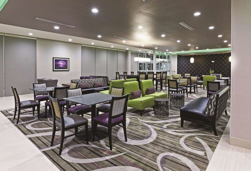 فندق La Quinta Inn & Suites By Wyndham College Station South