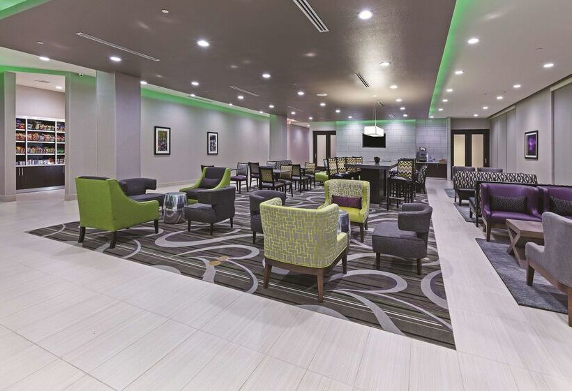 فندق La Quinta Inn & Suites By Wyndham College Station South