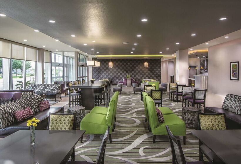 فندق La Quinta Inn & Suites By Wyndham College Station South