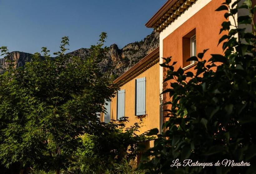 Отель Les Restanques De Moustiers