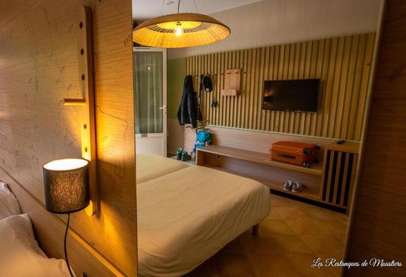 Отель Les Restanques De Moustiers