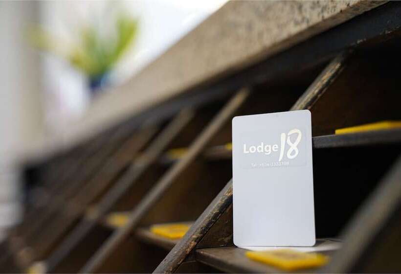 فندق Lodge 18