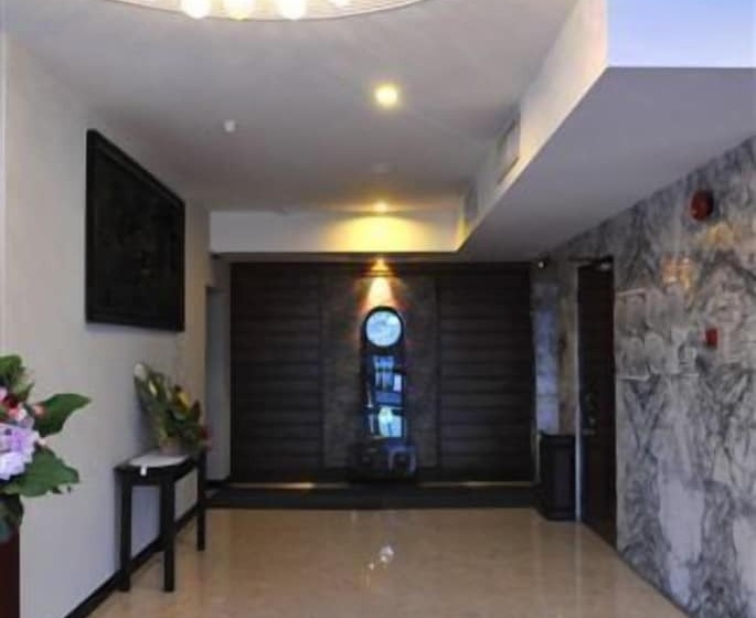 فندق Lodge 18