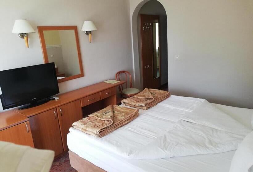 هتل Makpetrol Struga