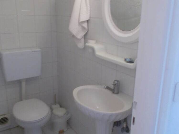 בית מלון כפרי Marou