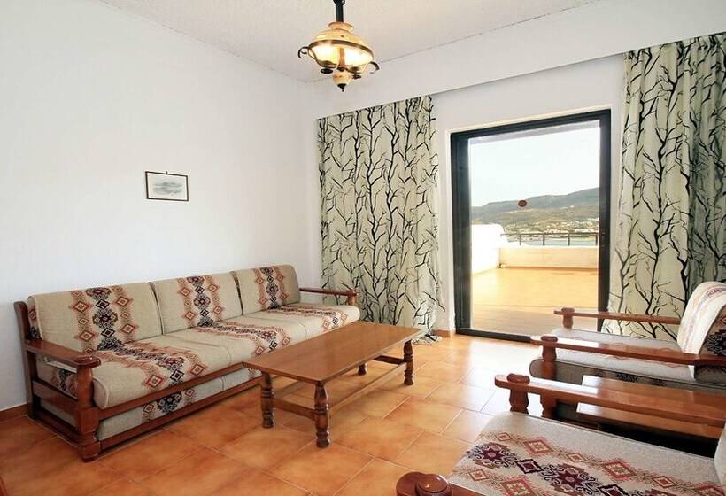 בית מלון כפרי Marou