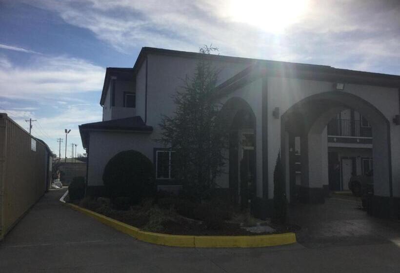 호텔 Muskogee Inn And Suites