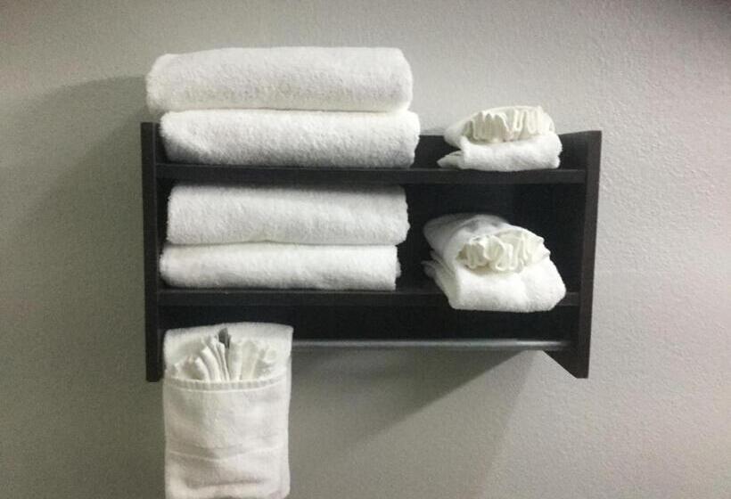 호텔 Muskogee Inn And Suites