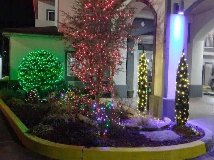 호텔 Muskogee Inn And Suites